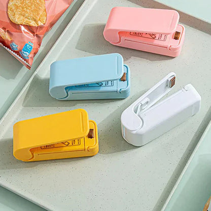 Portable mini sealing machine