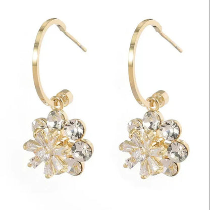 New Flower Short Earrings Sweet Fashion ( UAE Delivery Time: 1-3 Days )